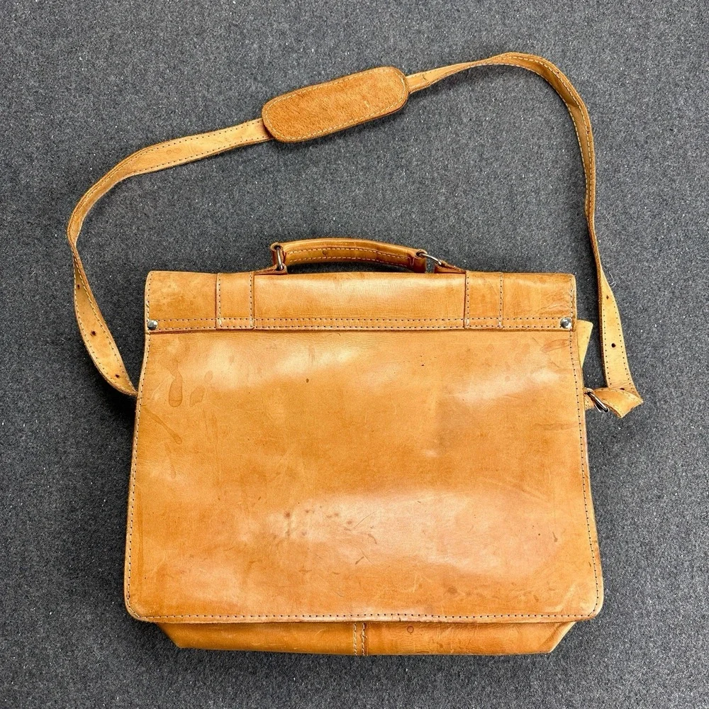 Vintage M.R. Canoa Industria Argentina Cowhide‎ Leather Messenger Bag Satchel